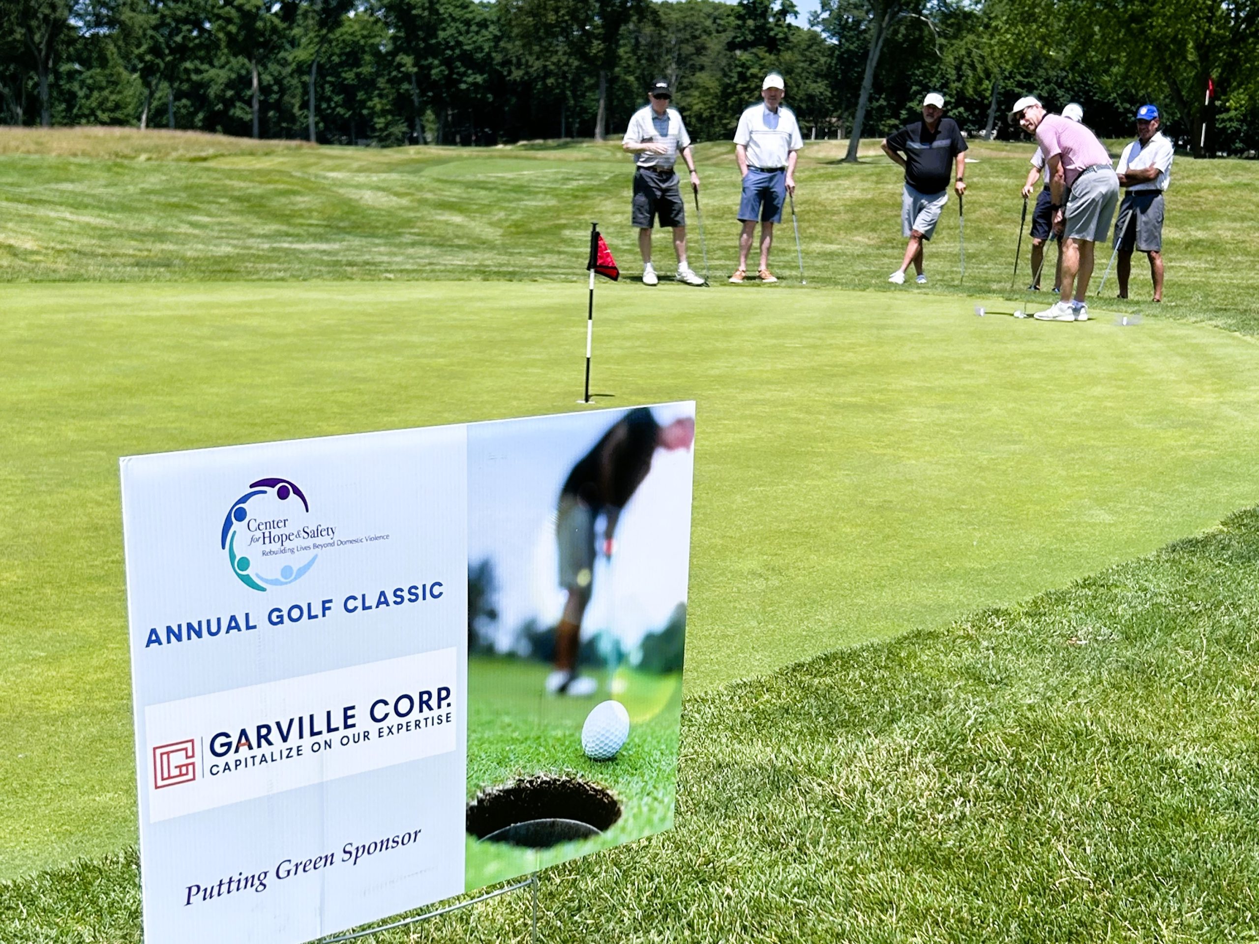 putting green sponsor Garville Corp.